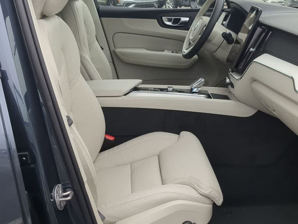 Thumbnail: 2026 Volvo XC60 - 20