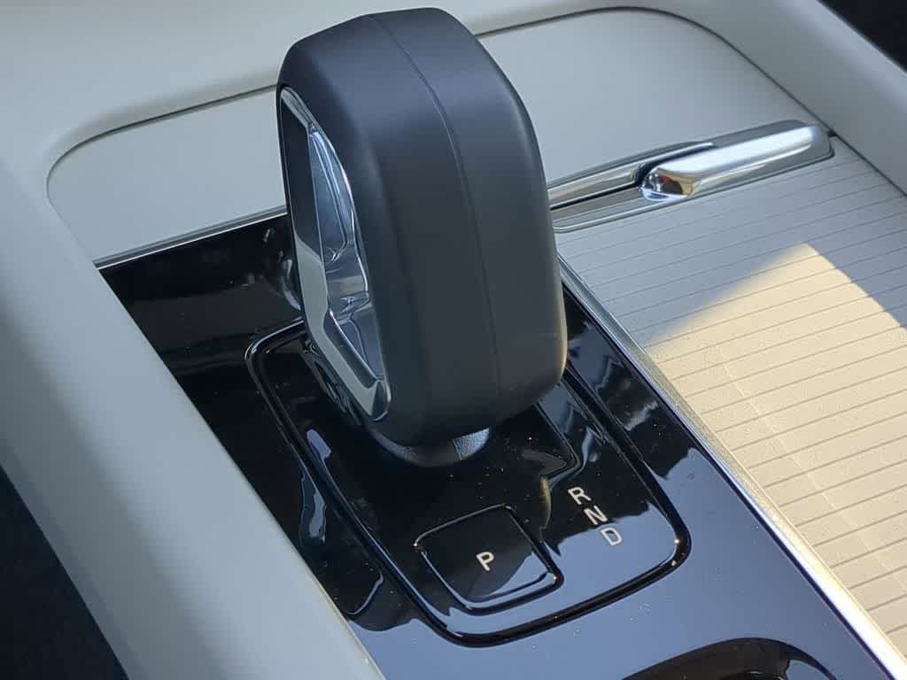 Thumbnail: 2025 Volvo XC60 - 30