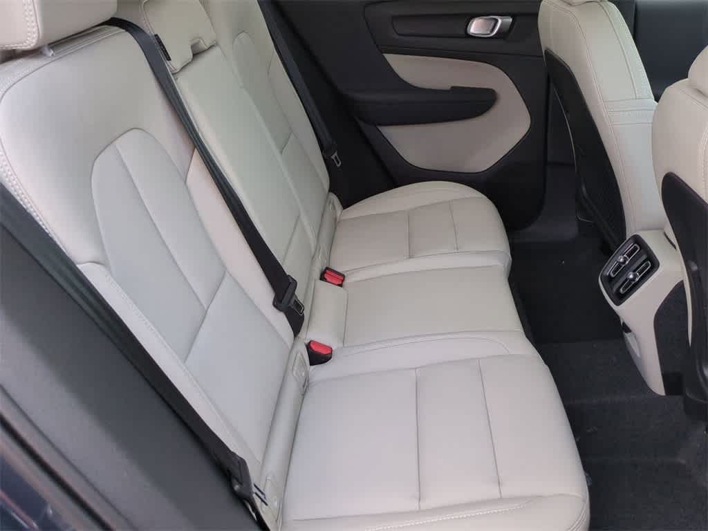 Thumbnail: 2026 Volvo XC40 - 20