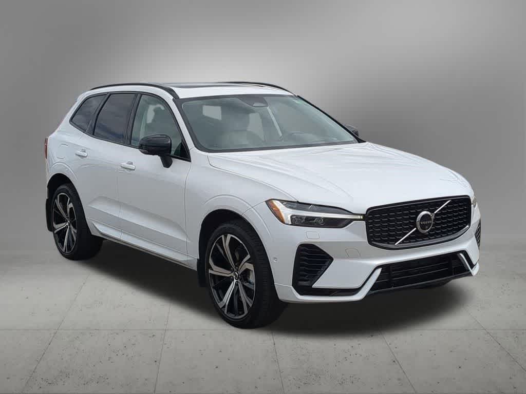 Thumbnail: 2025 Volvo XC60 - 8