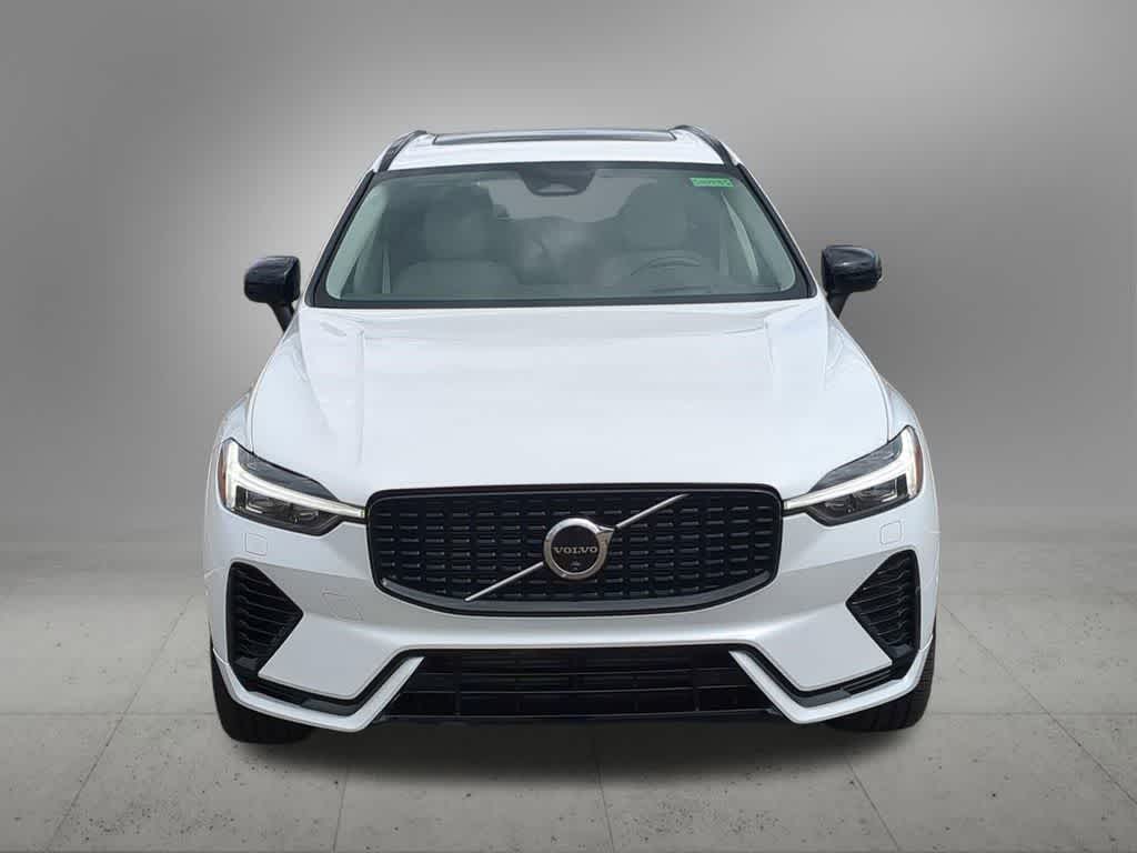 Thumbnail: 2025 Volvo XC60 - 9