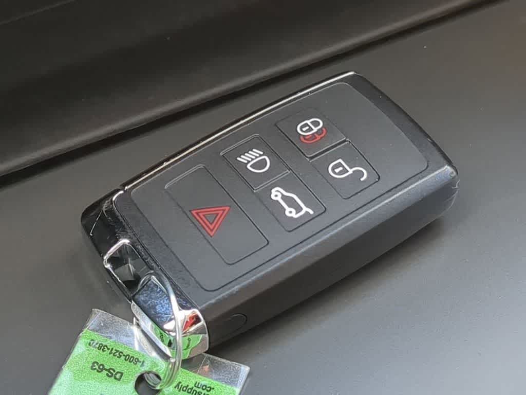 Thumbnail: 2024 Land Rover Discovery Sport - 34