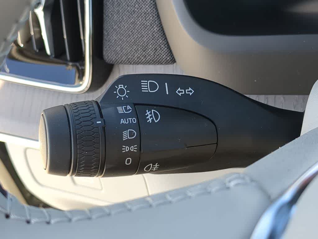 Thumbnail: 2026 Volvo XC90 - 27