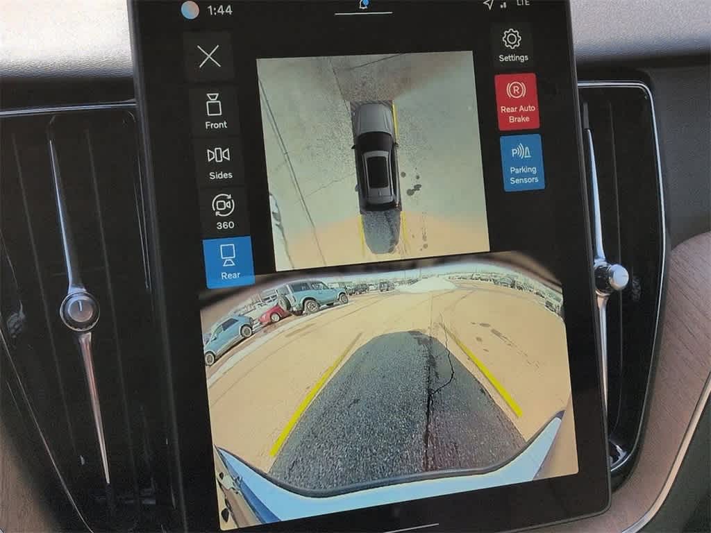 Thumbnail: 2026 Volvo XC60 - 29