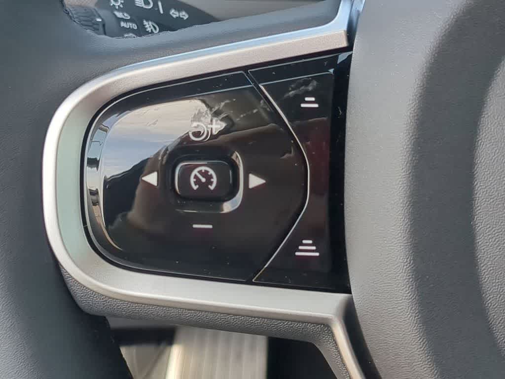 Thumbnail: 2026 Volvo XC90 - 22