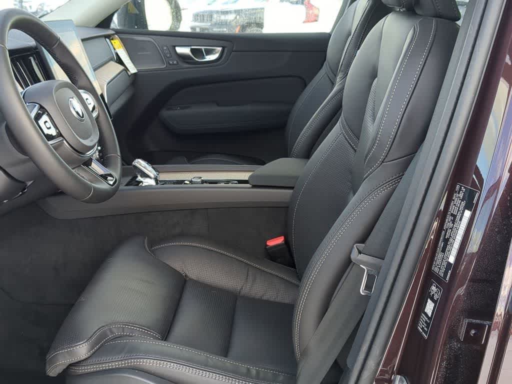 Thumbnail: 2026 Volvo XC60 - 15