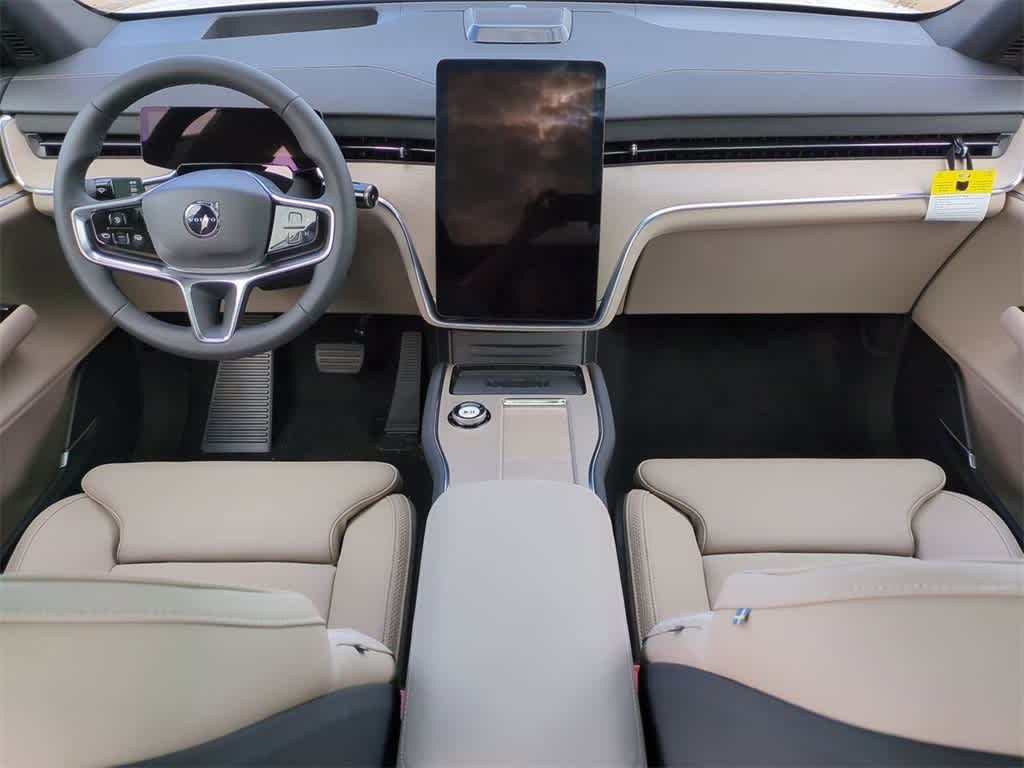 Thumbnail: 2025 Volvo EX90 - 14