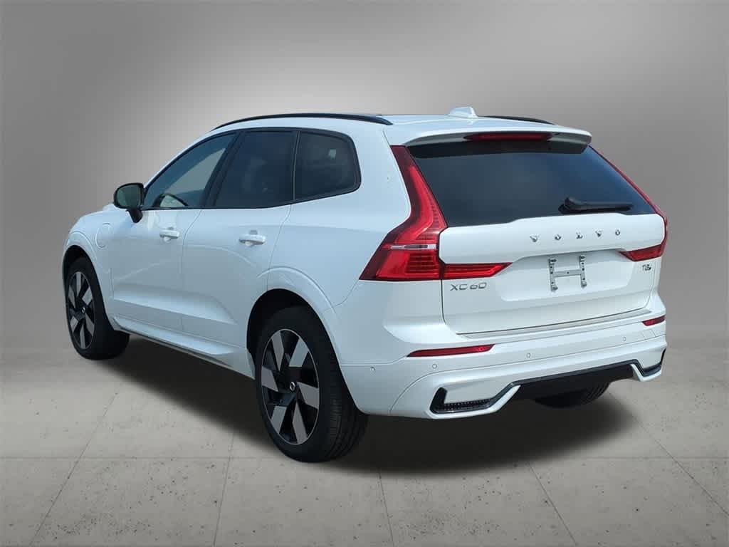 Thumbnail: 2025 Volvo XC60 - 4