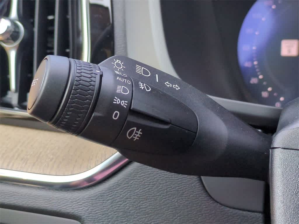 Thumbnail: 2026 Volvo XC60 - 27