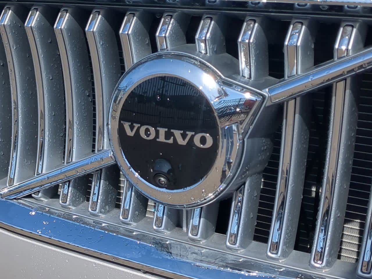 2025 Volvo XC90 T8 Plus 11