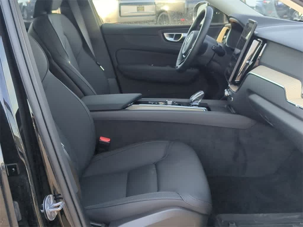 Thumbnail: 2026 Volvo XC60 - 20