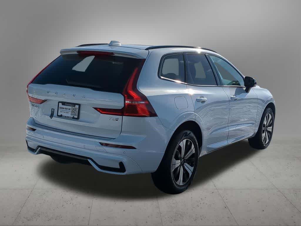 Thumbnail: 2025 Volvo XC60 - 6