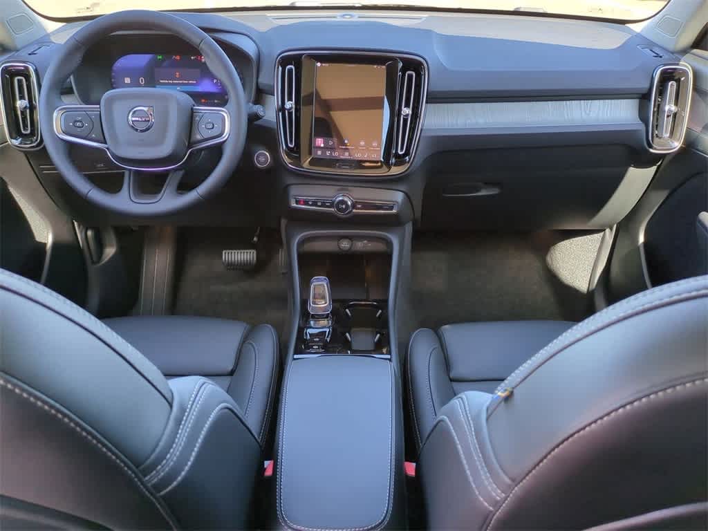 Thumbnail: 2026 Volvo XC40 - 14