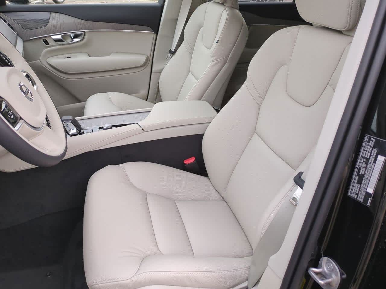 2025 Volvo XC90 T8 Plus 15