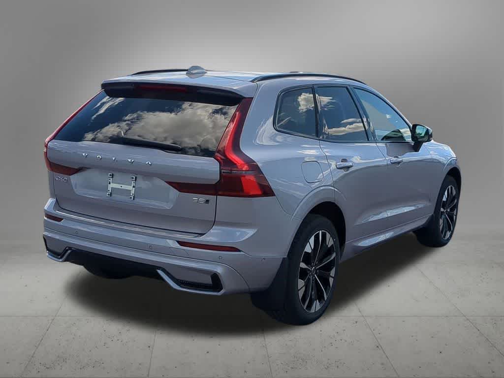 Thumbnail: 2026 Volvo XC60 - 6