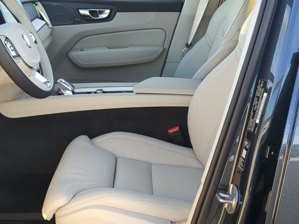 Thumbnail: 2026 Volvo XC60 - 15