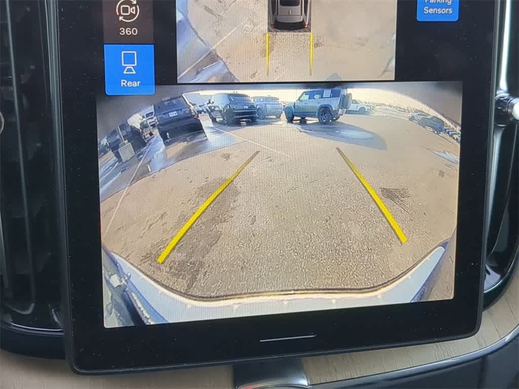 Thumbnail: 2026 Volvo XC60 - 28