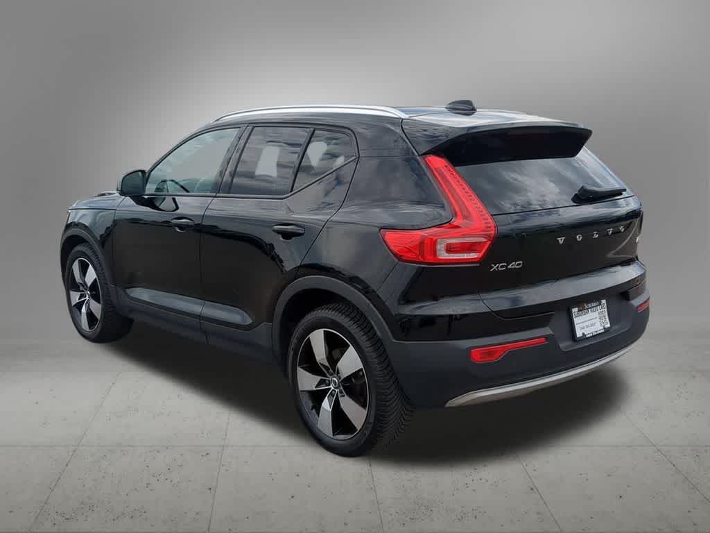 Thumbnail: 2021 Volvo XC40 - 4
