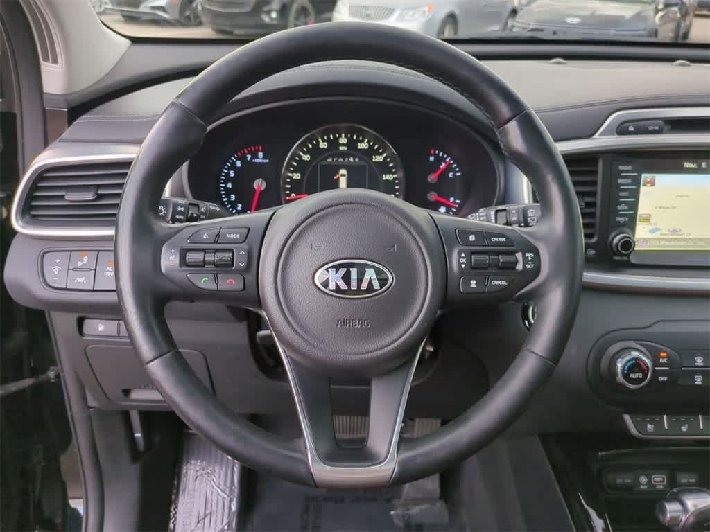 Thumbnail: 2017 Kia Sorento - 15