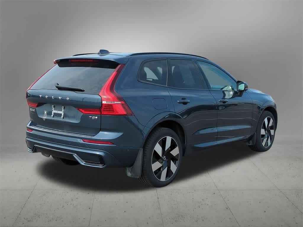 Thumbnail: 2025 Volvo XC60 - 6
