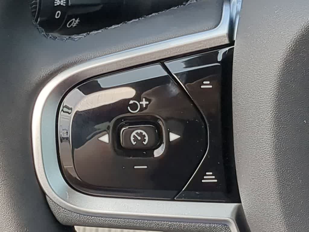 Thumbnail: 2026 Volvo XC60 - 22