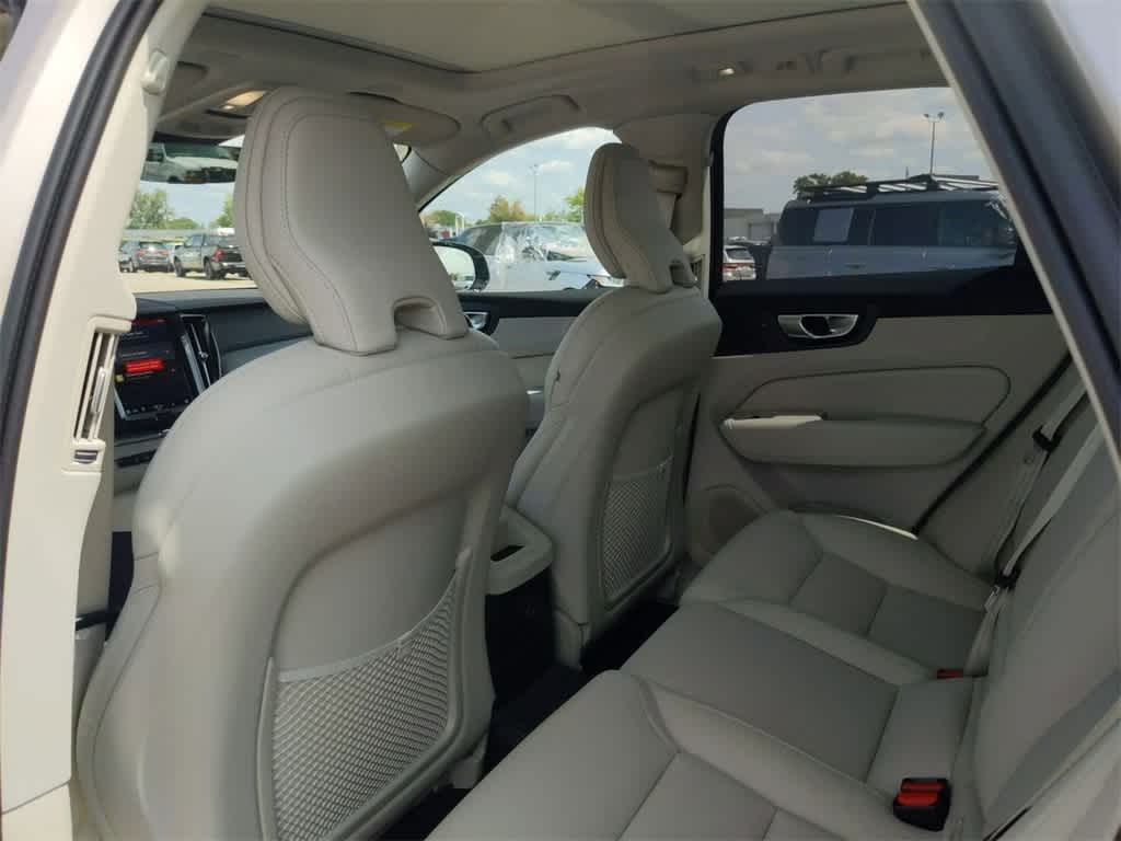 Thumbnail: 2025 Volvo XC60 - 15