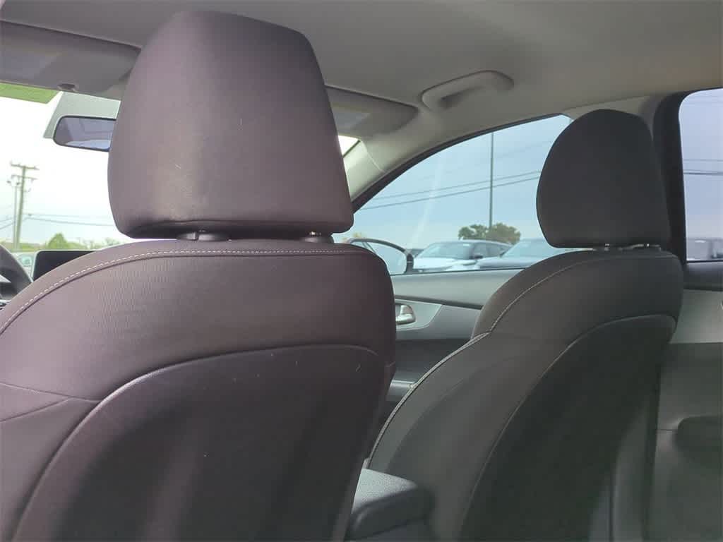 Thumbnail: 2020 Kia Forte - 17