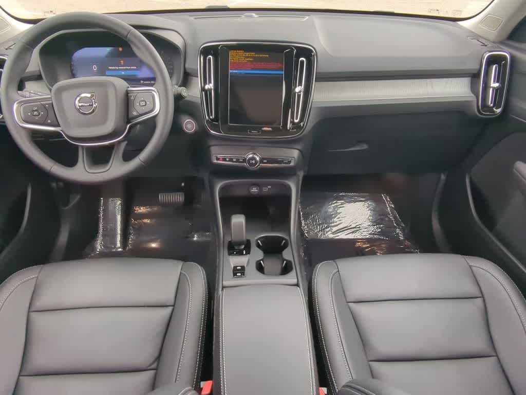 Thumbnail: 2026 Volvo XC40 - 14