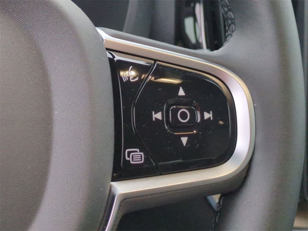 Thumbnail: 2026 Volvo XC60 - 25