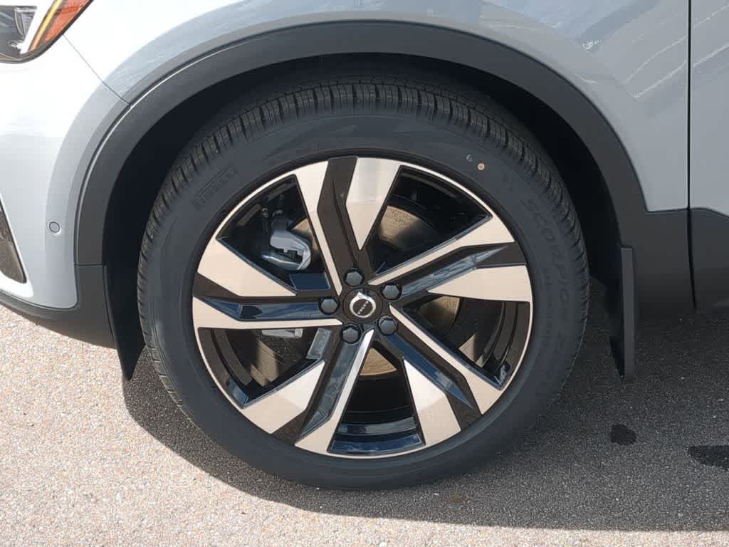 Thumbnail: 2026 Volvo XC40 - 13