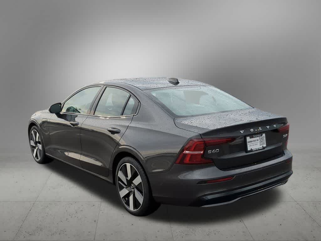 Thumbnail: 2025 Volvo S60 - 4