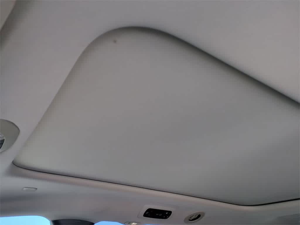 Thumbnail: 2018 Chrysler Pacifica - 14