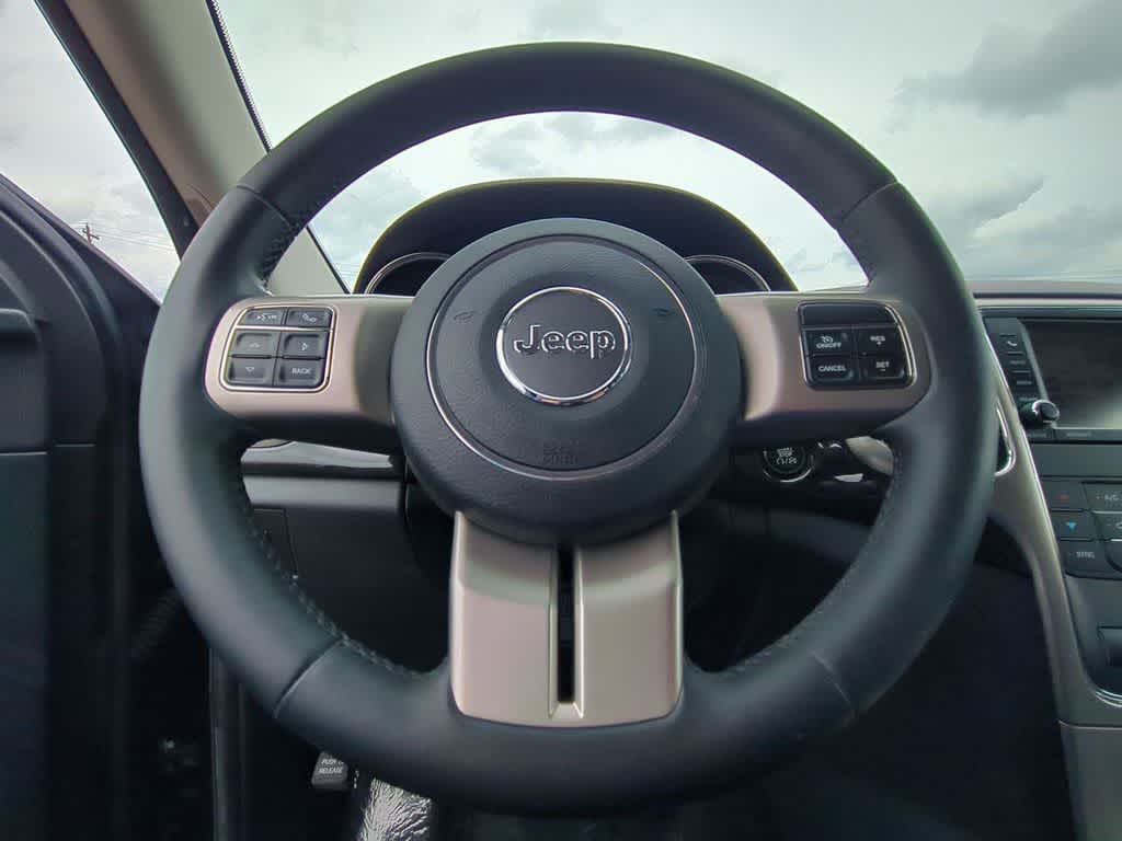 Thumbnail: 2012 Jeep Grand Cherokee - 21