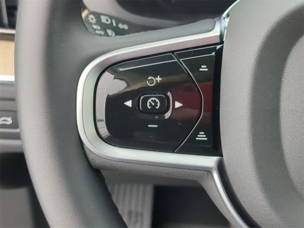 Thumbnail: 2026 Volvo XC60 - 22