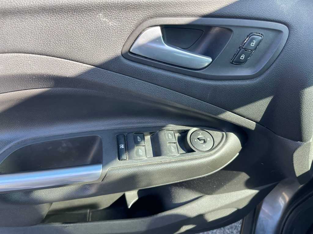 Thumbnail: 2013 Ford Escape - 20