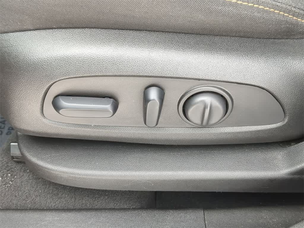 Thumbnail: 2019 Chevrolet Equinox - 16