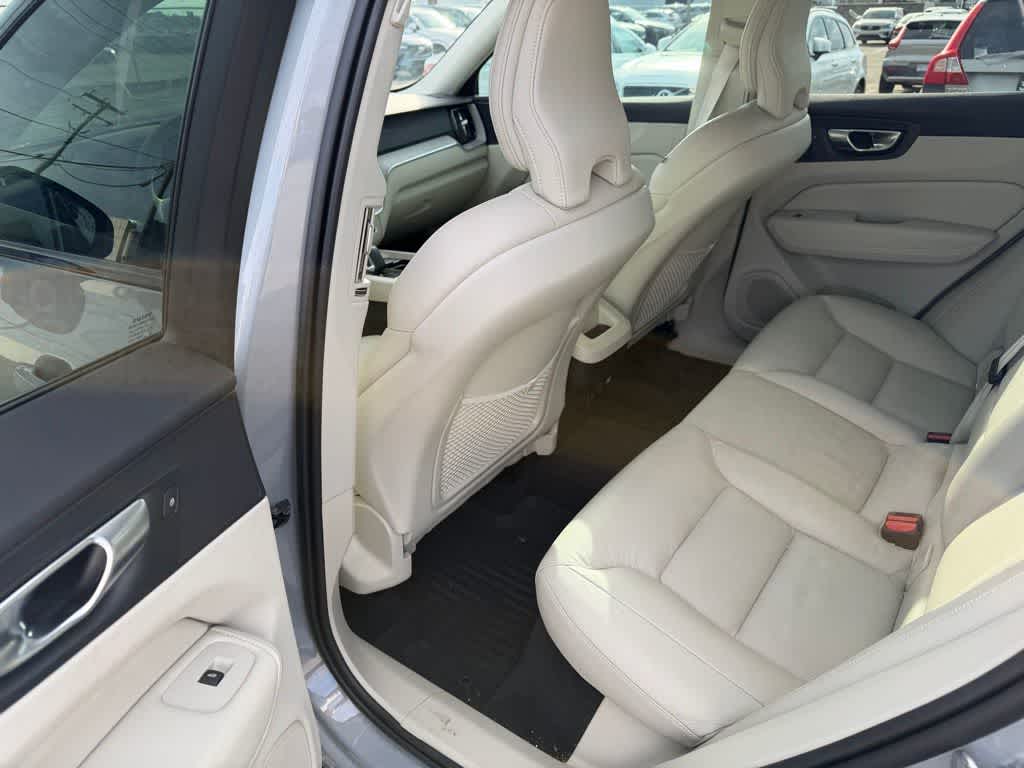 Thumbnail: 2024 Volvo XC60 - 15