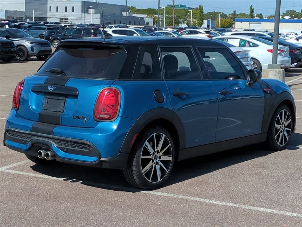 Thumbnail: 2022 MINI Cooper Hardtop - 6