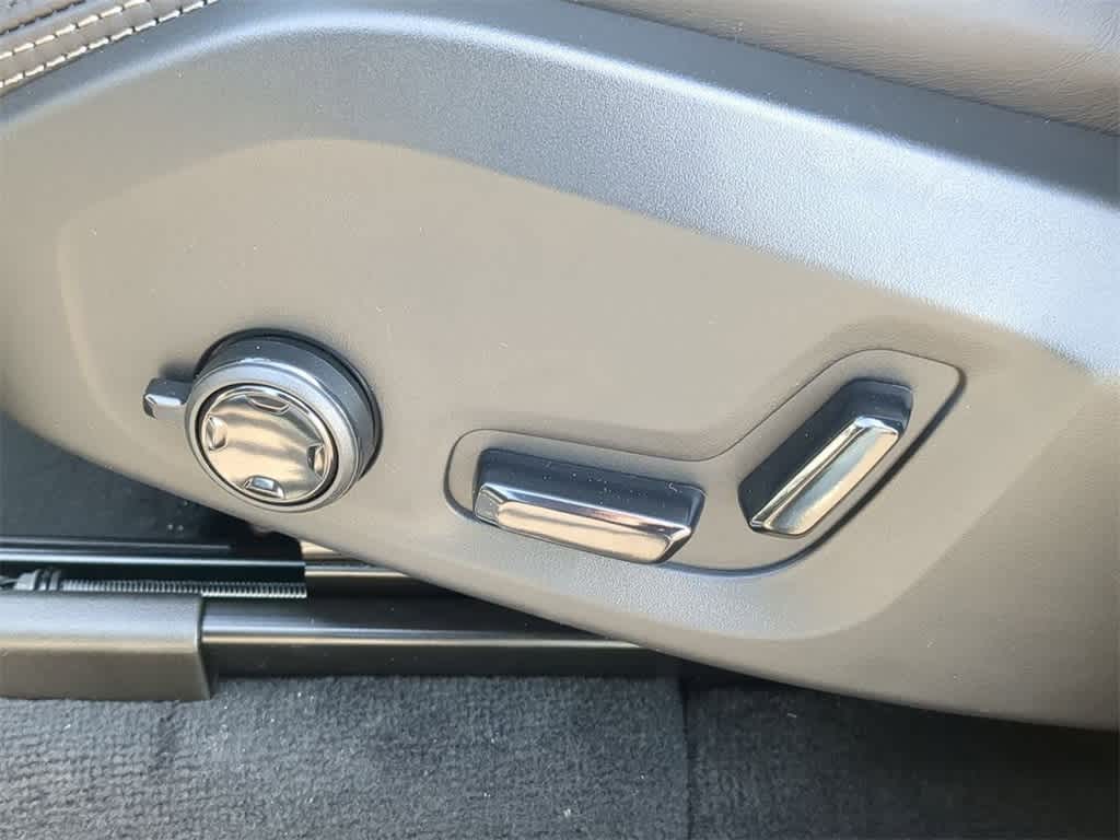 Thumbnail: 2026 Volvo XC90 - 16