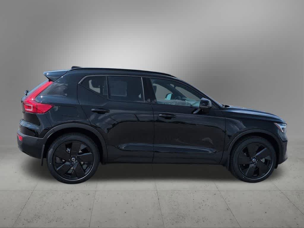 Thumbnail: 2026 Volvo XC40 - 7