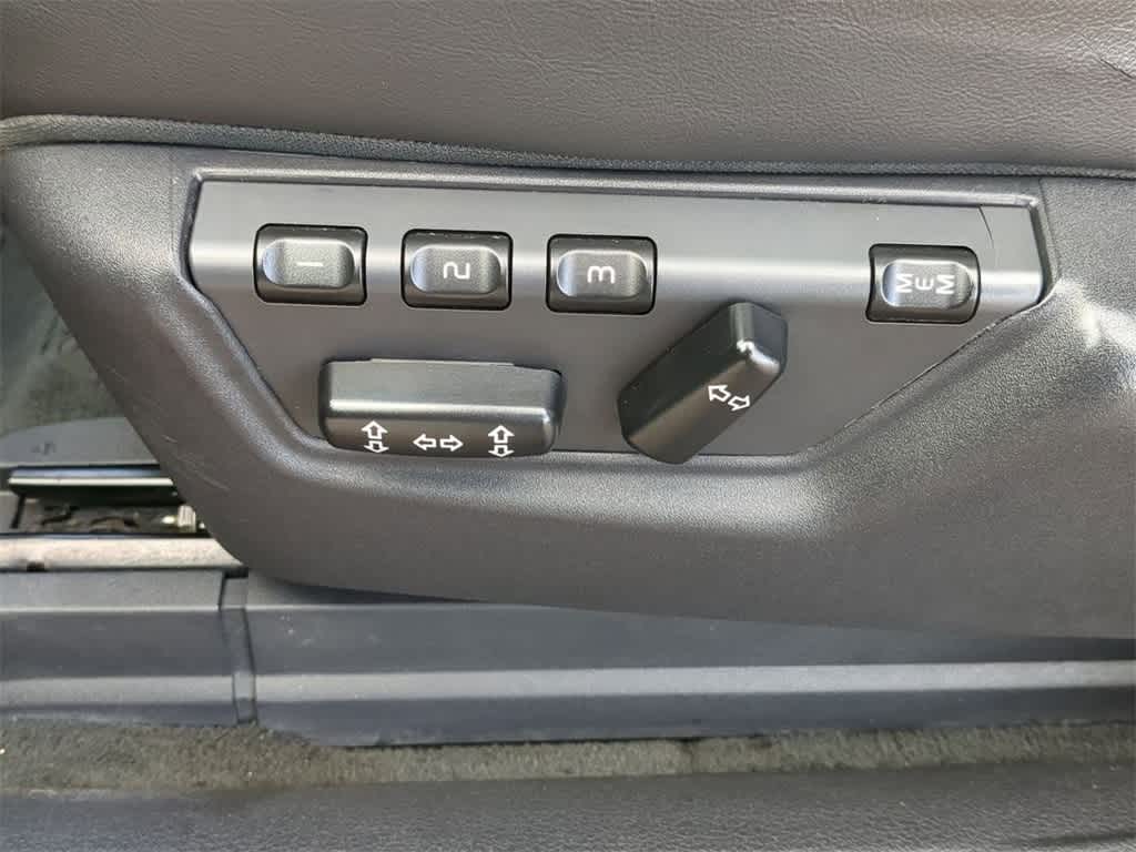 Thumbnail: 2014 Volvo XC90 - 17