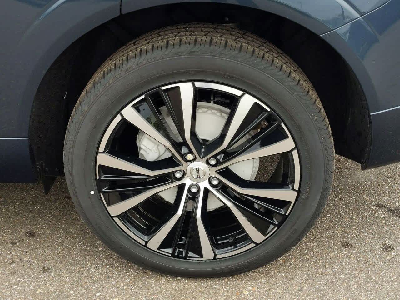 Thumbnail: 2025 Volvo XC60 - 12