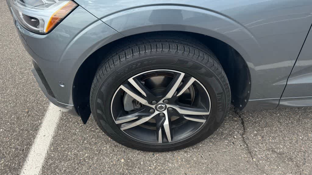 Thumbnail: 2019 Volvo XC60 - 10