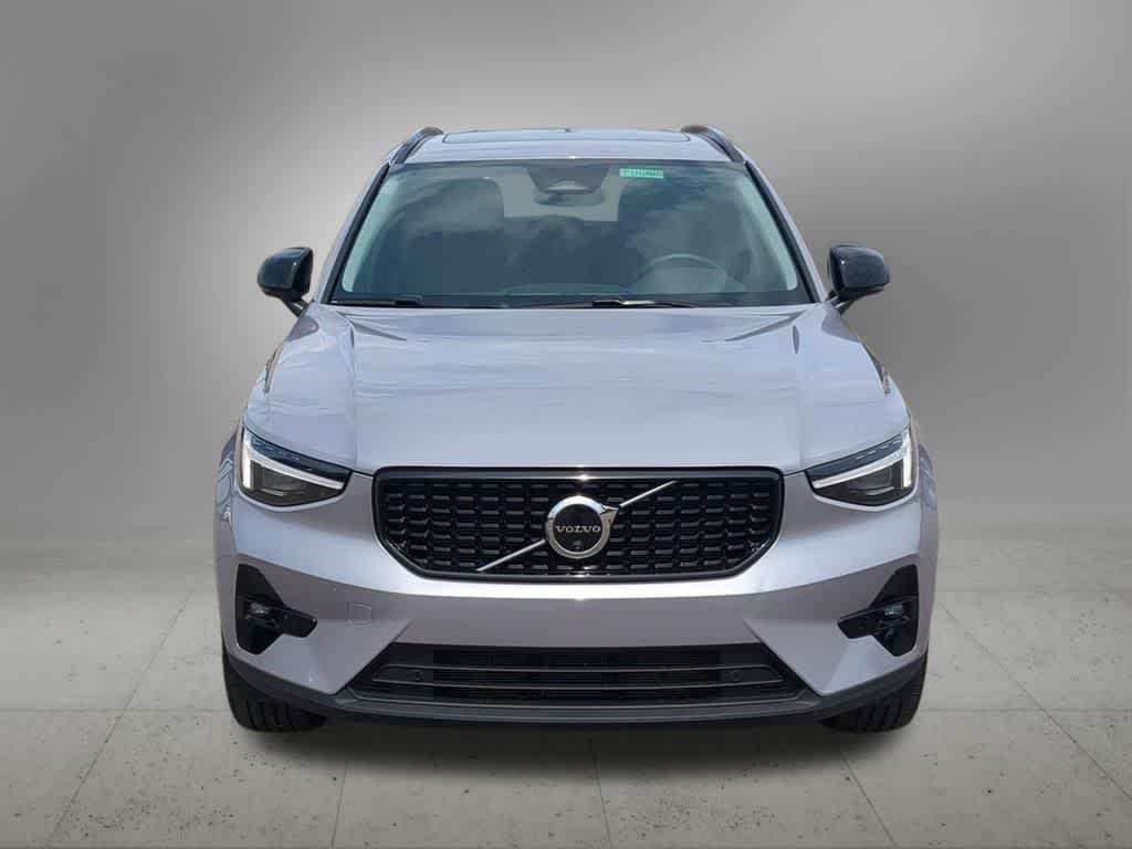 Thumbnail: 2026 Volvo XC40 - 8