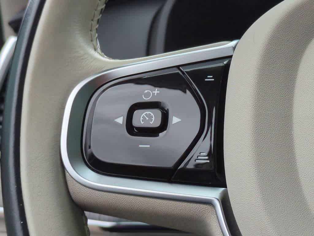 Thumbnail: 2023 Volvo XC90 - 24