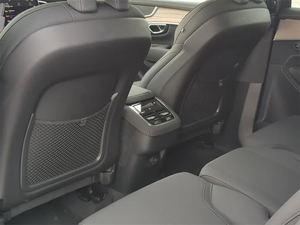 Thumbnail: 2025 Volvo XC90 - 17