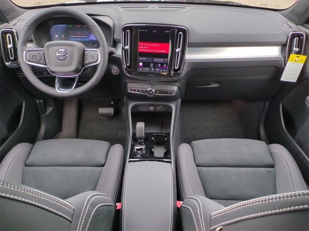 Thumbnail: 2026 Volvo XC40 - 14