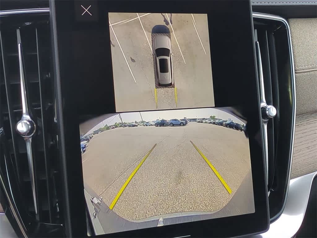 Thumbnail: 2026 Volvo XC90 - 28