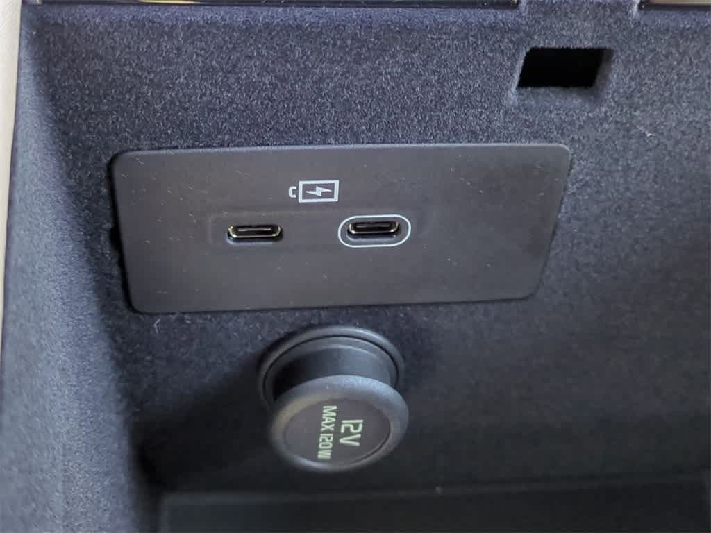 Thumbnail: 2026 Volvo XC90 - 30