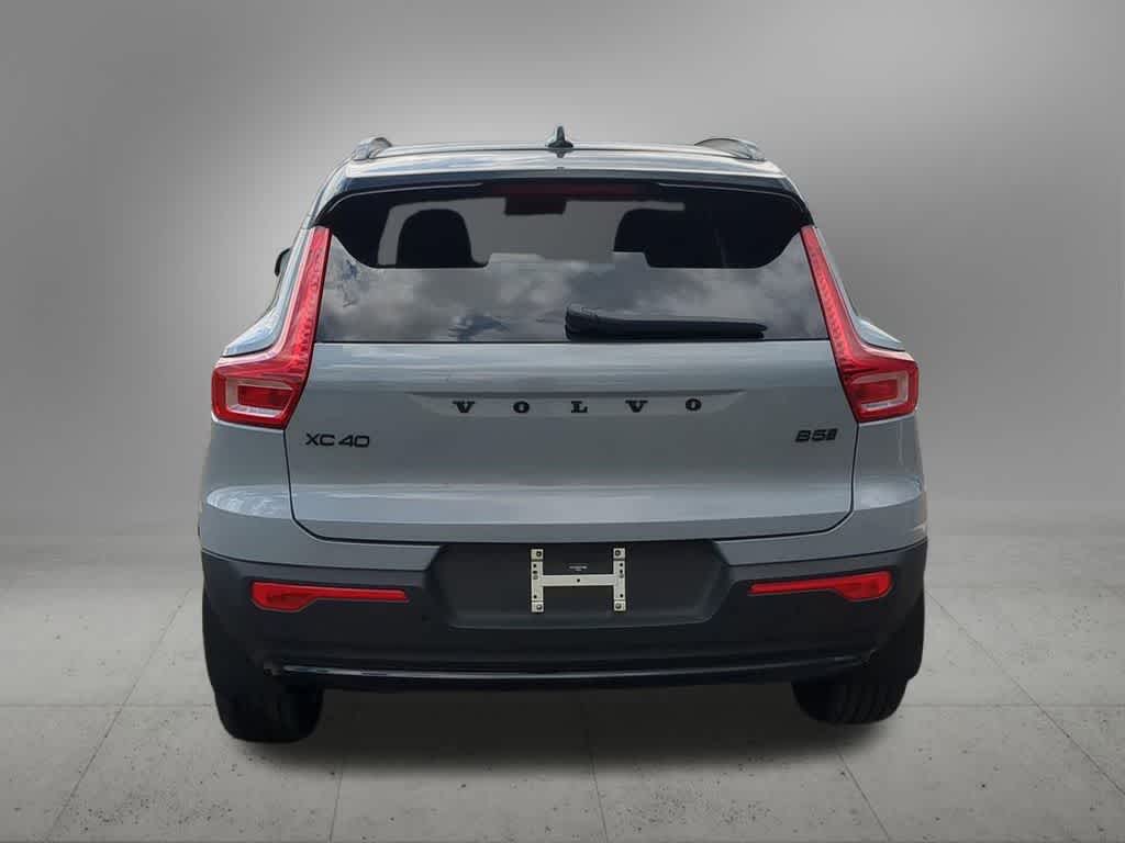 Thumbnail: 2026 Volvo XC40 - 5